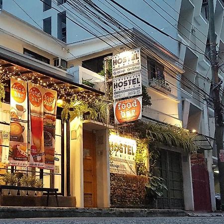 Crossroads Hostel Manila Mandaluyong Exterior photo