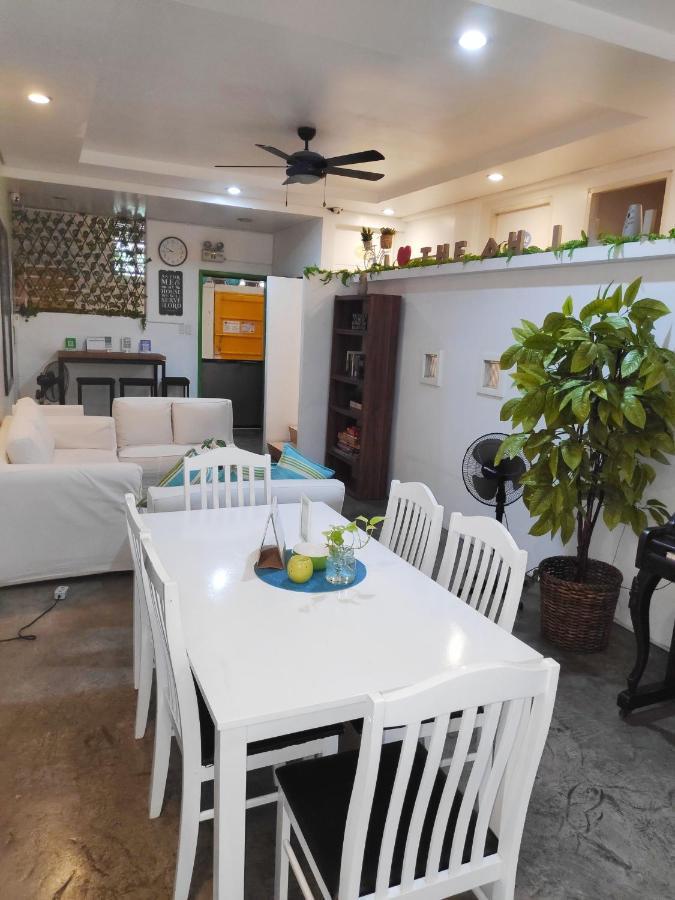 Crossroads Hostel Manila Mandaluyong Exterior photo