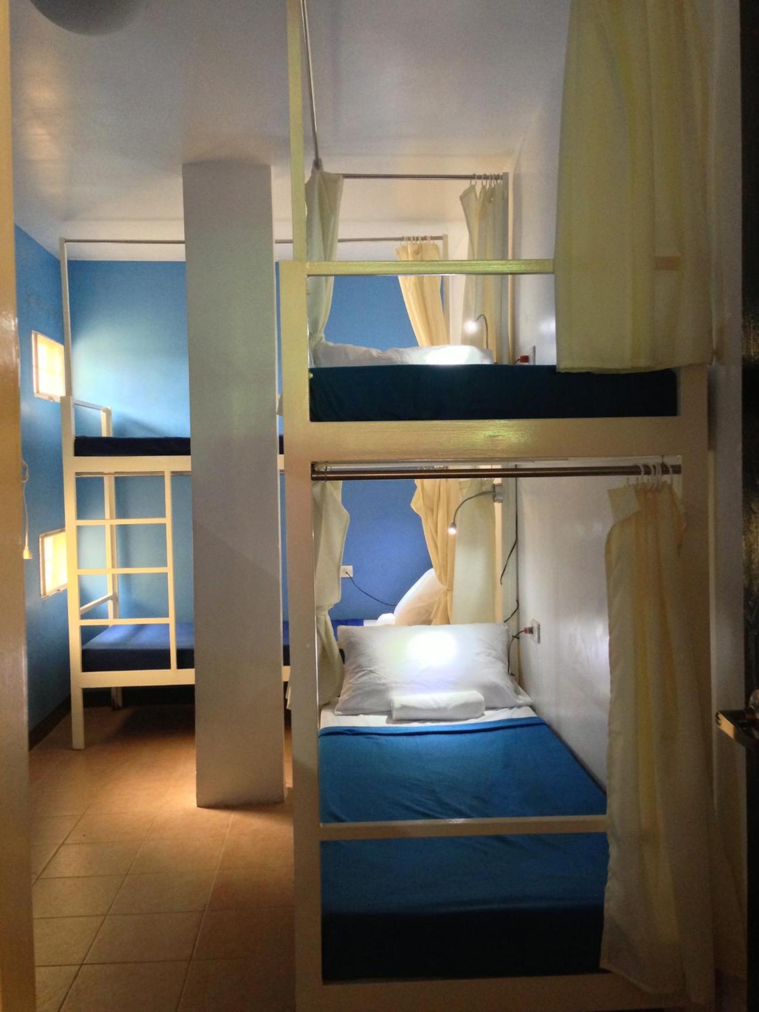 Crossroads Hostel Manila Mandaluyong Room photo