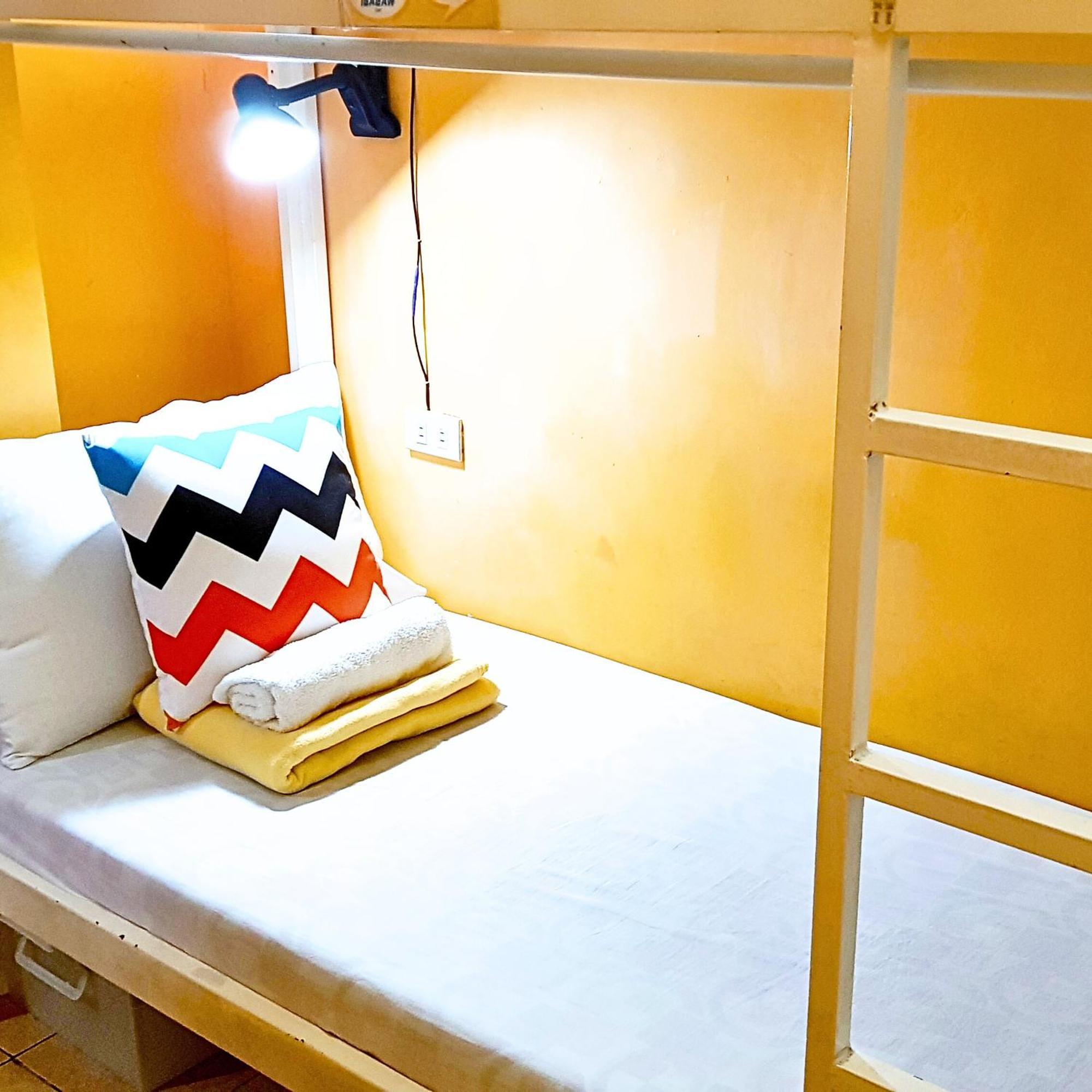 Crossroads Hostel Manila Mandaluyong Exterior photo