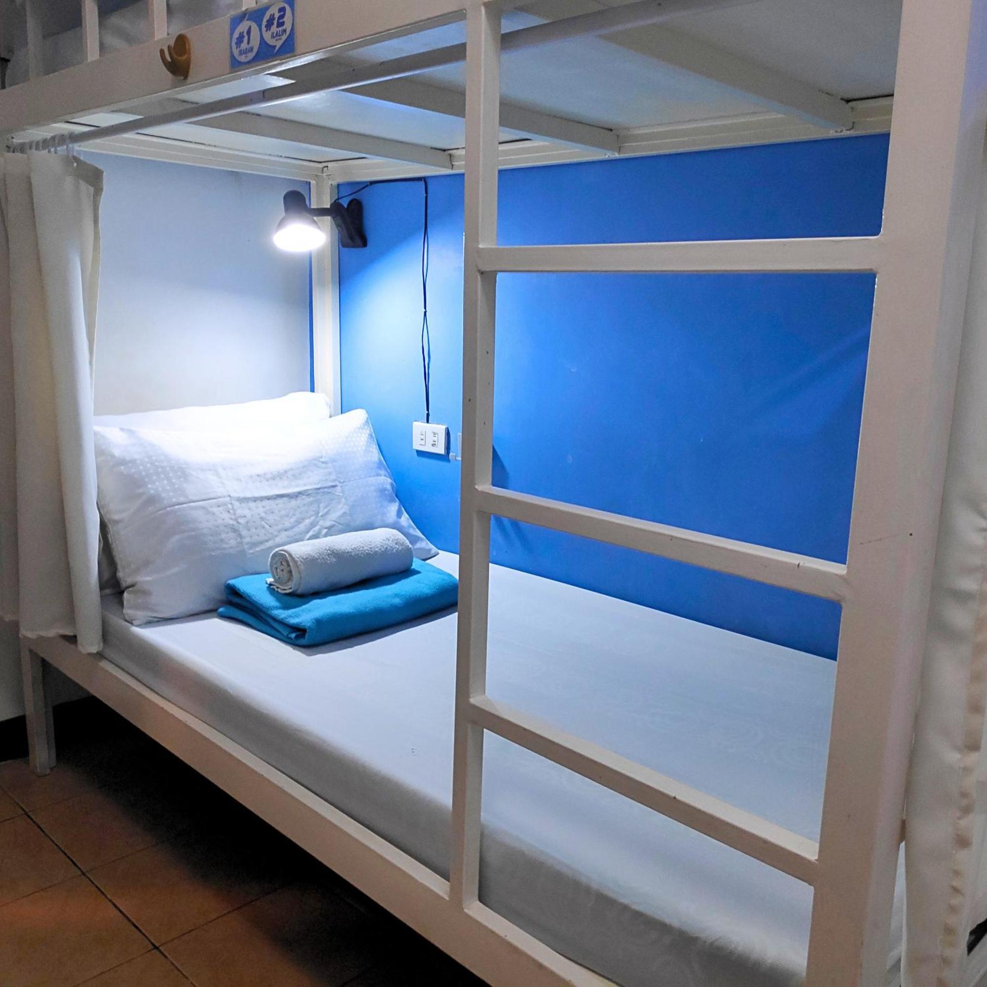 Crossroads Hostel Manila Mandaluyong Exterior photo