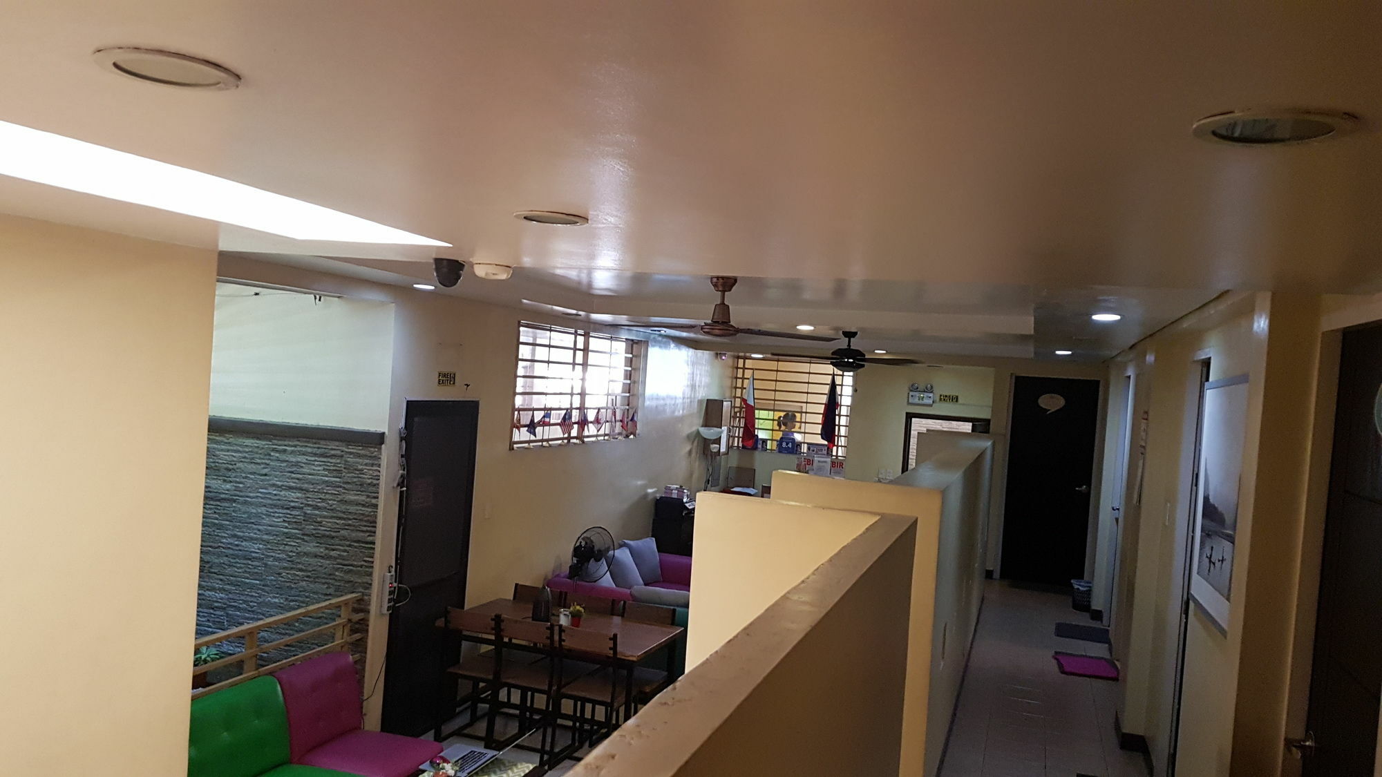 Crossroads Hostel Manila Mandaluyong Exterior photo